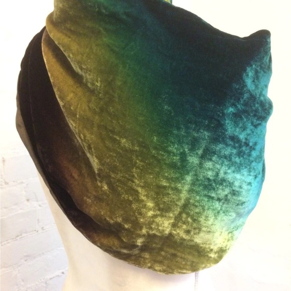 Kevin O’Brien green velvet ombré infinity scarf o/s - Picture 4 of 7